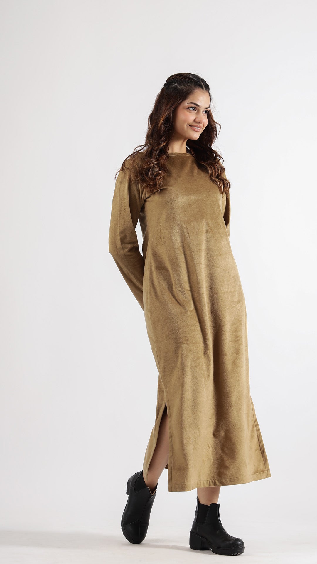 Sophisticated Mustard Velvet Midi Dress for Elegant Evenings