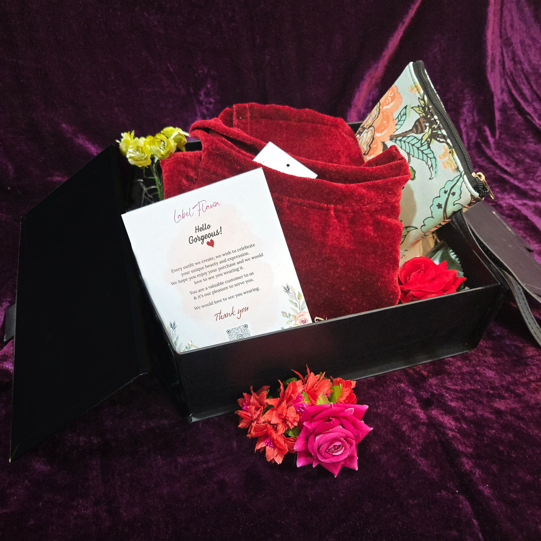 Elegant Black Gift Box – Stylish, Sustainable, and Full of Love Medium Size