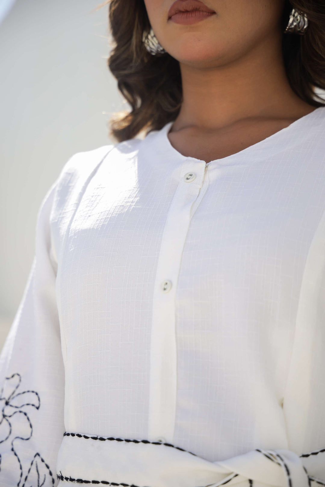 Elegant White Embroidered Cotton Midi Dress with Belt