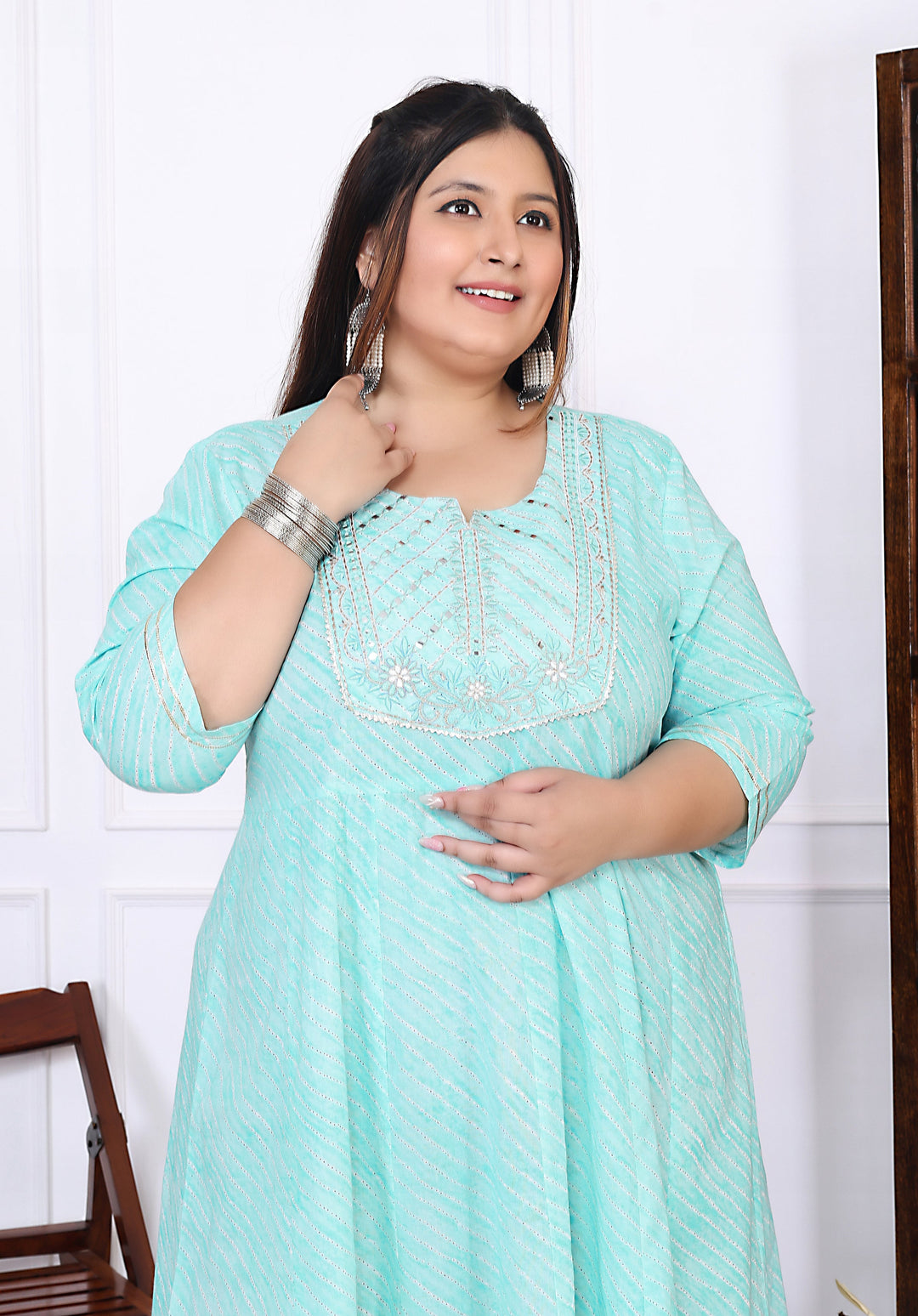 Plus Size Green Cotton Leheriya Print Embroidered Long Kurta (B17-Green)
