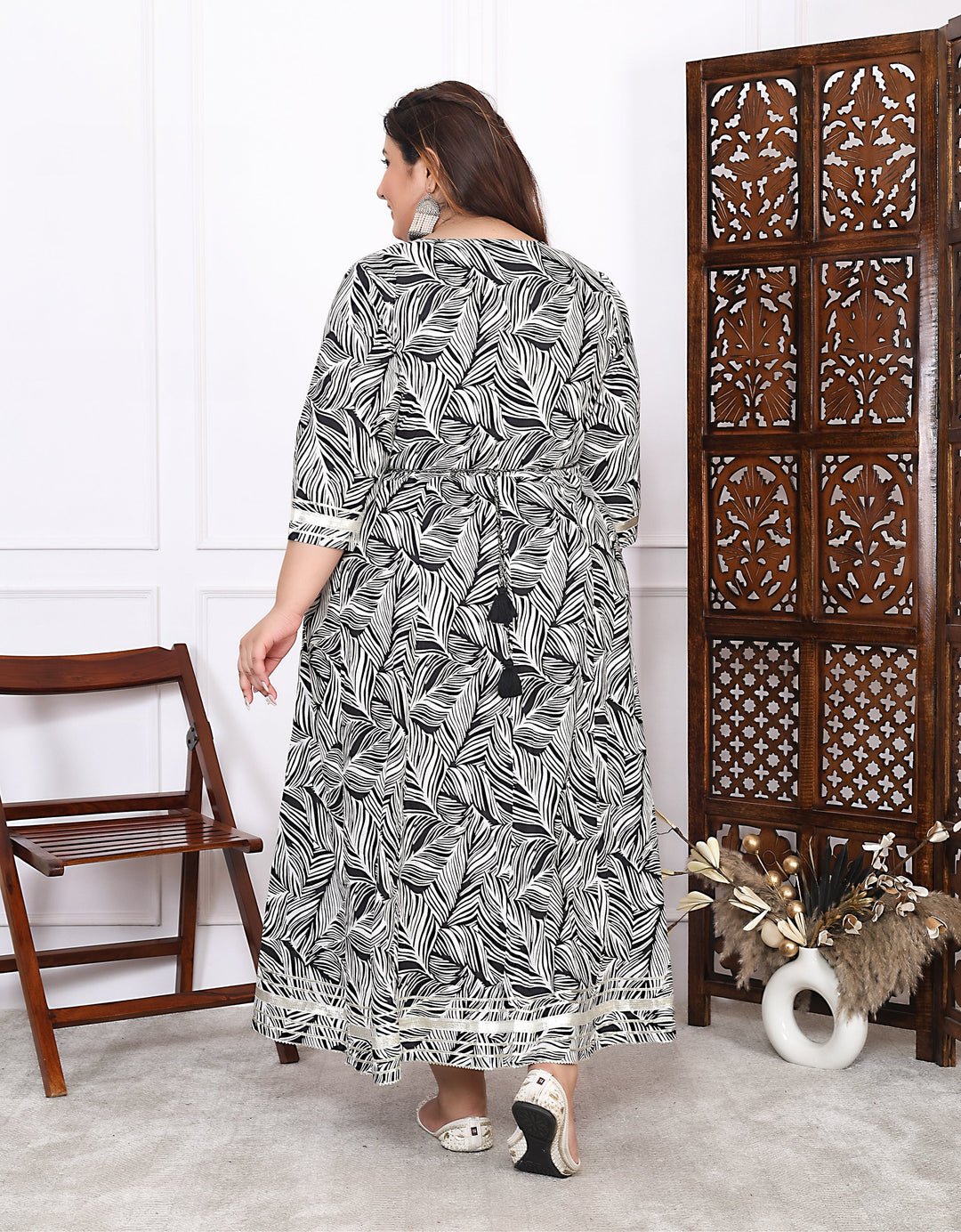 Plus Size Black Cotton Floral Print Embroidered Gown (B21-Black)