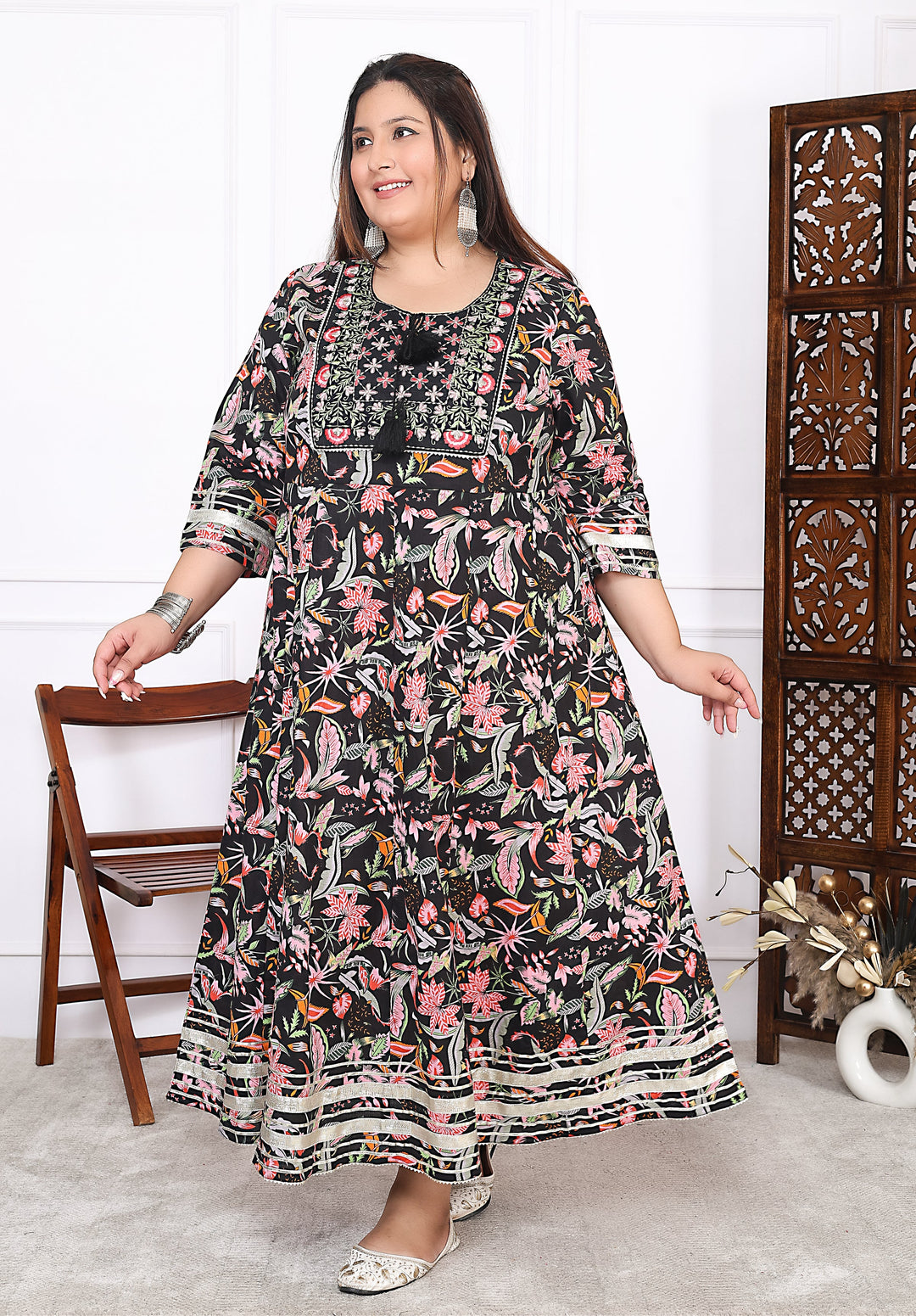 Plus Size Black Cotton Floral Print Embroidered Gown (B23-Black)