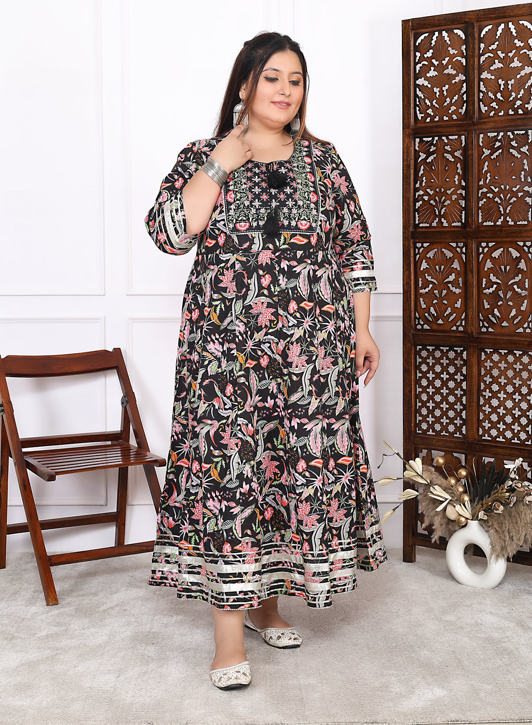Plus Size Black Cotton Floral Print Embroidered Gown (B23-Black)