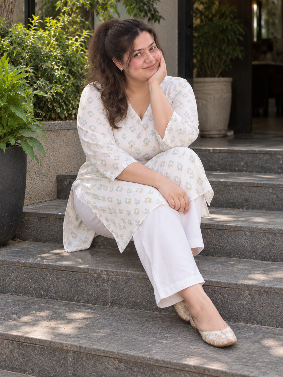 Zari Buti Kurti