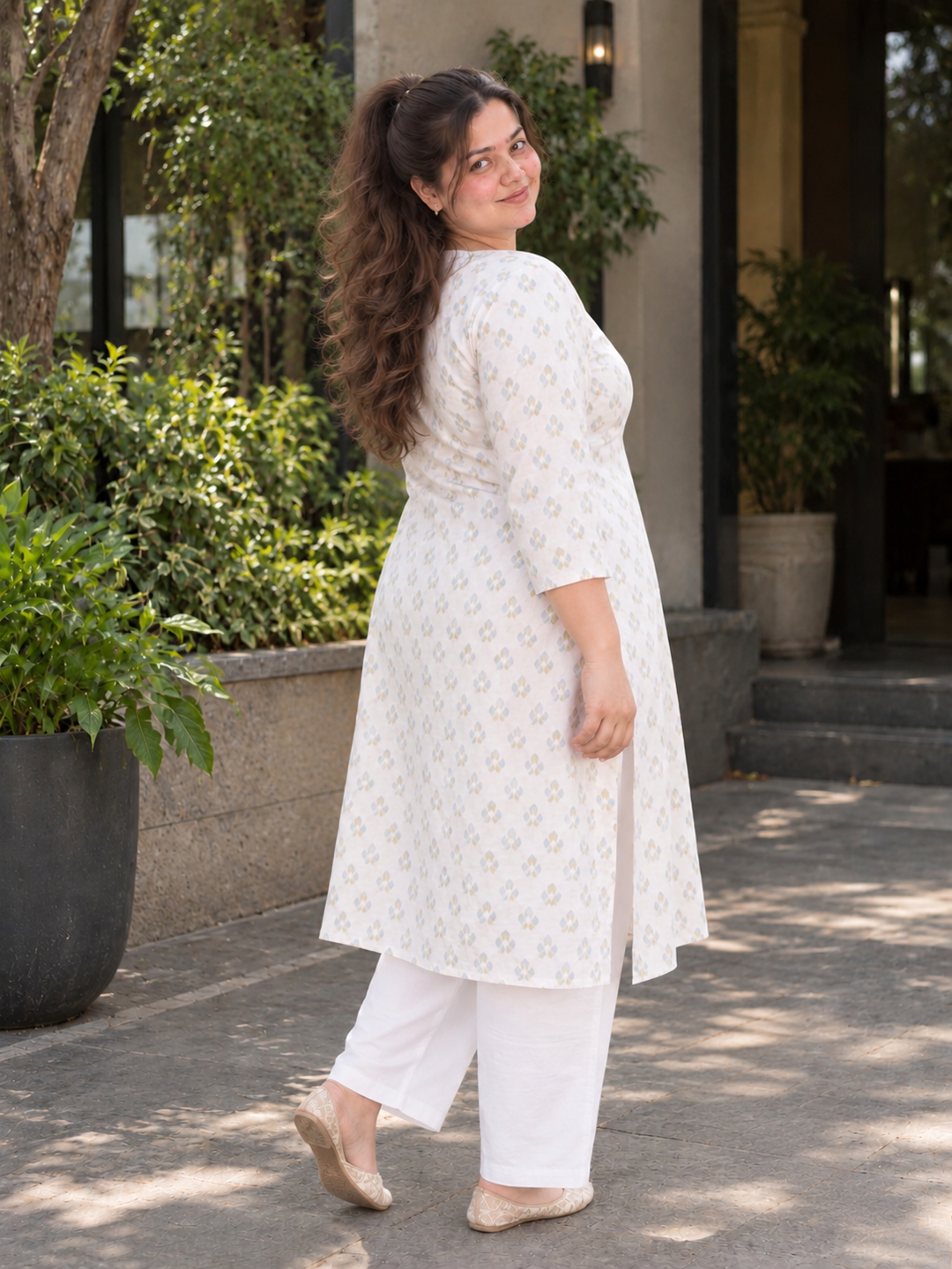 Zari Buti Kurti