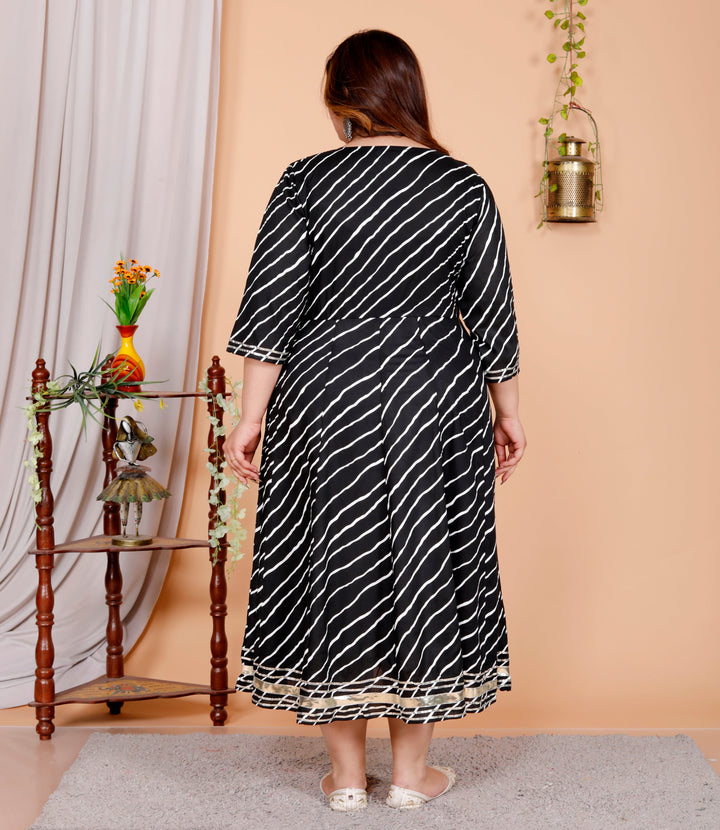 Plus Size Black Cotton Blend Lahariya Print Gown (B29-Black)