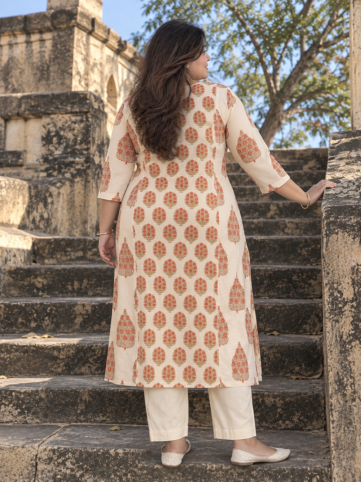 Nazneen Kurti