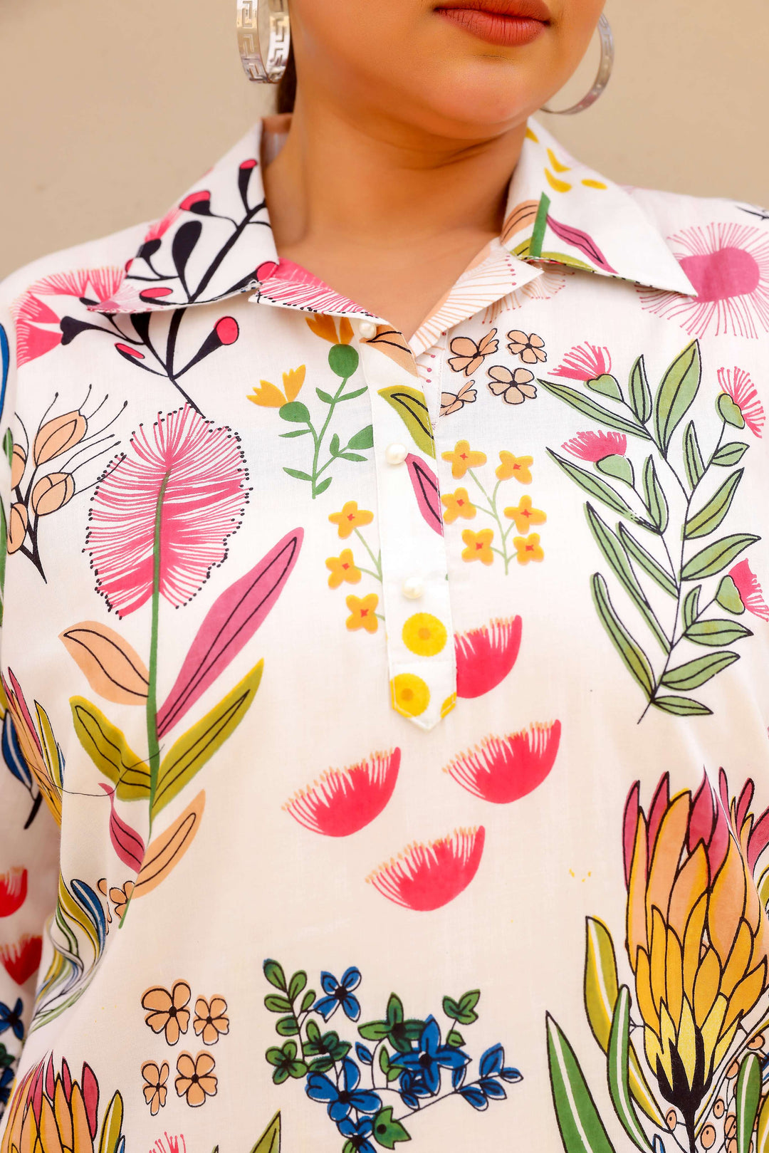 White Botanical Garden Plus Size Kurti – Elegant & Vibrant Bloom