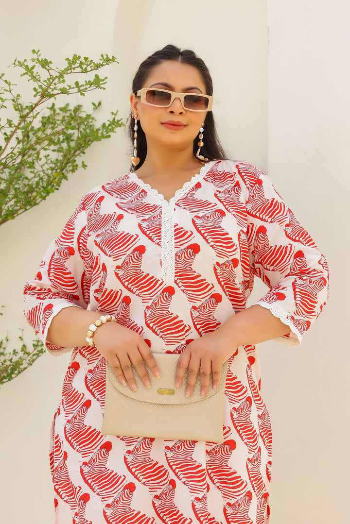 Plus Size Red Abstract Printed Kurti – Effortless Everyday Cotton Elegance