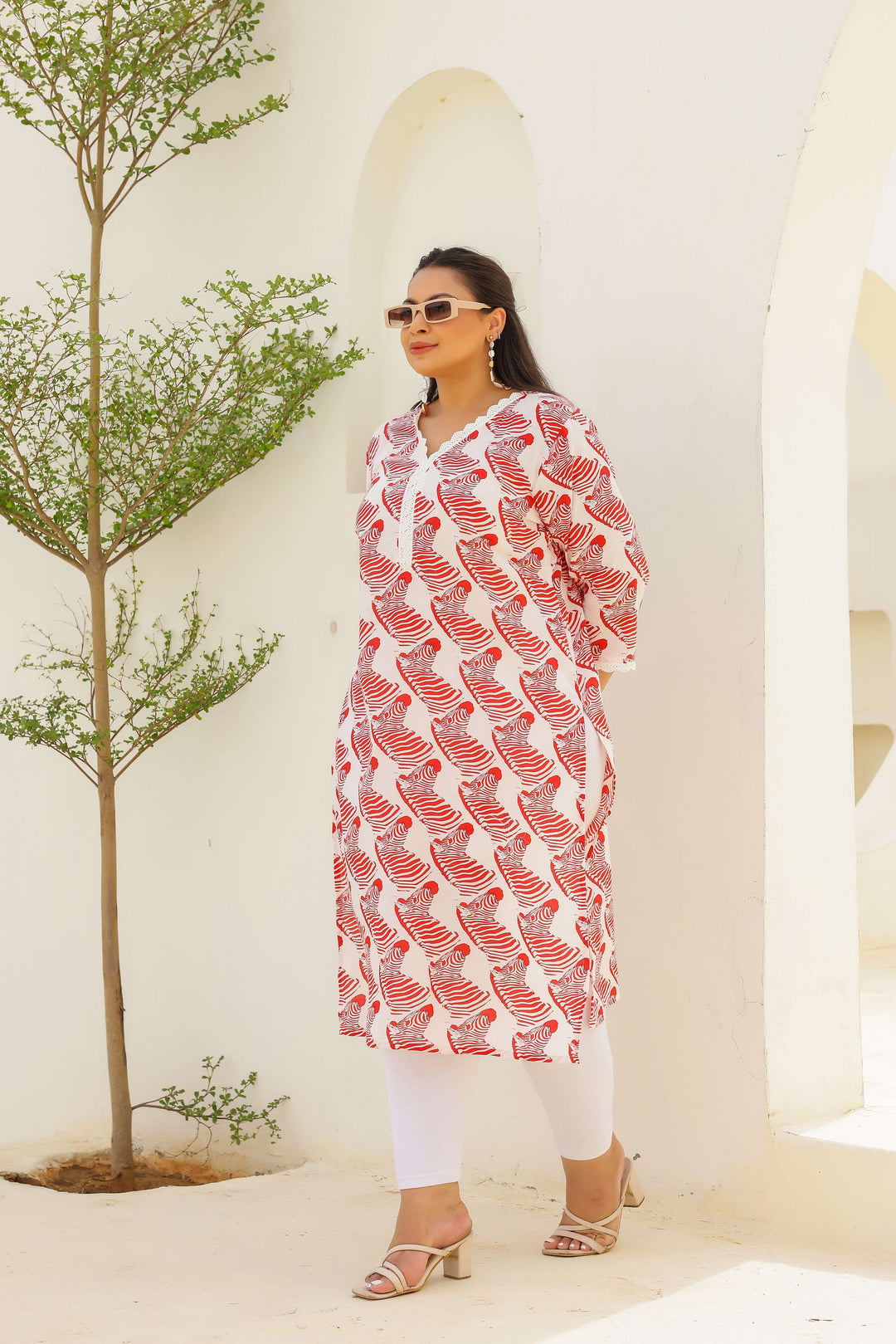 Plus Size Red Abstract Printed Kurti – Effortless Everyday Cotton Elegance