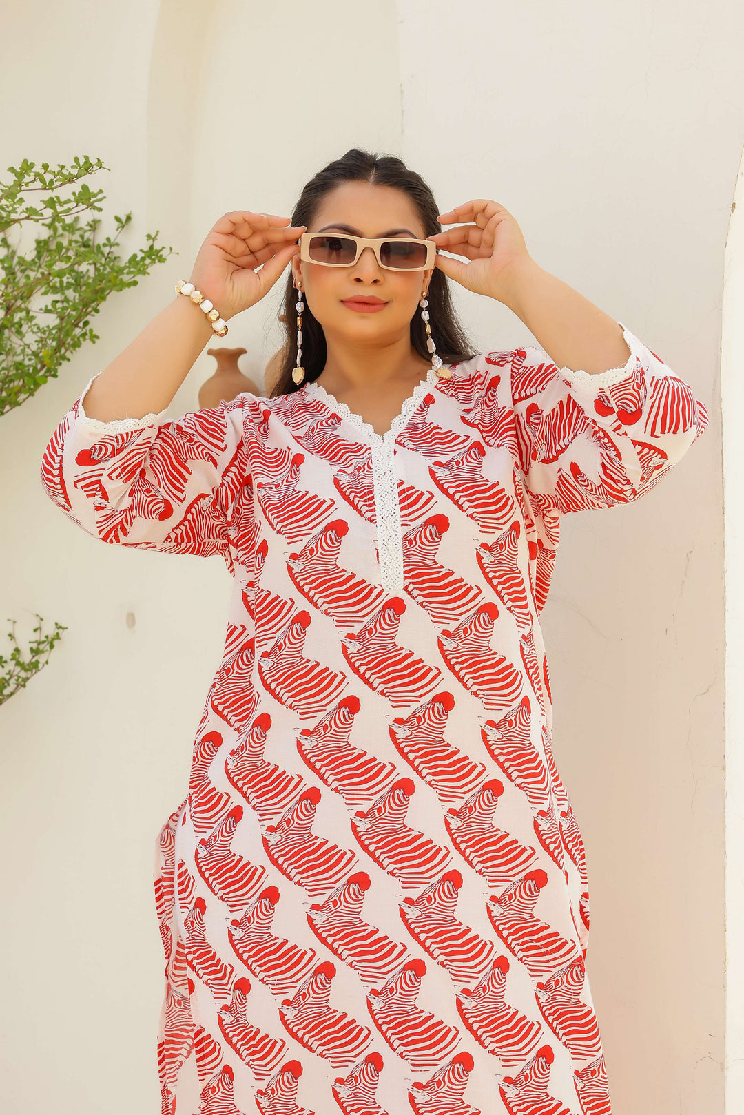 Plus Size Red Abstract Printed Kurti – Effortless Everyday Cotton Elegance