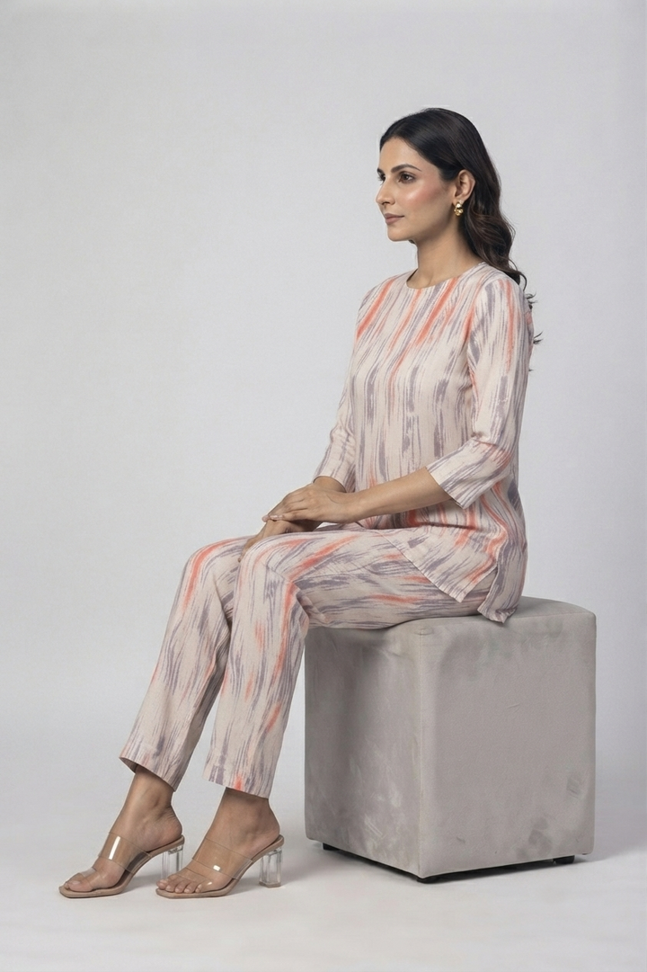 Chic Abstract Stripes Pajama Set - Modern & Stylish Nightwear