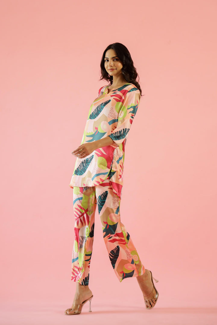 Bold Floral Print Satin Pajama Set - Vibrant & Artistic Nightwear