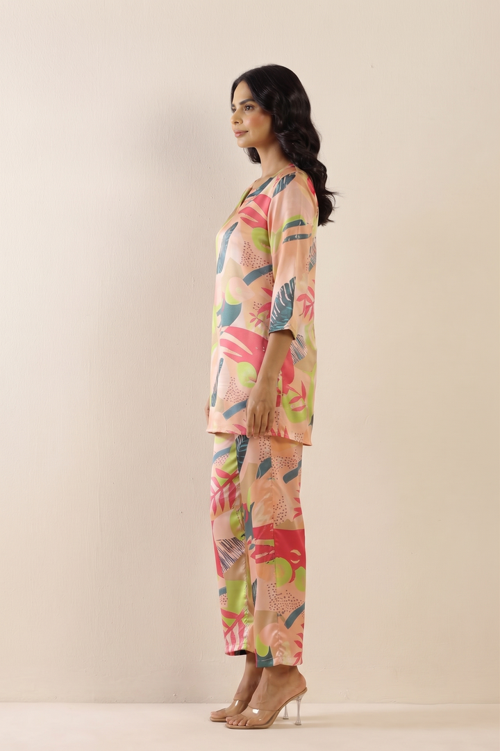 Bold Floral Print Satin Pajama Set - Vibrant & Artistic Nightwear