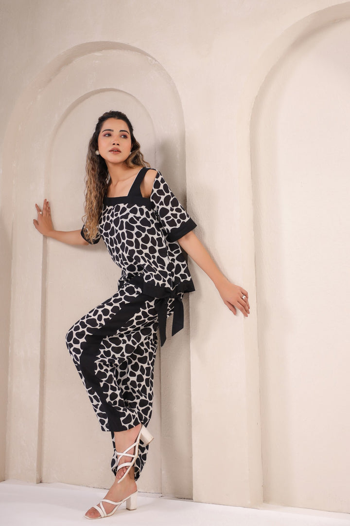 Bold Monochrome Co-ord Set – Statement Style with Unmatched Elegance