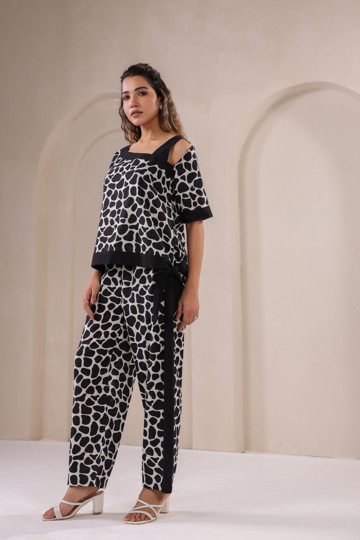 Bold Monochrome Co-ord Set – Statement Style with Unmatched Elegance