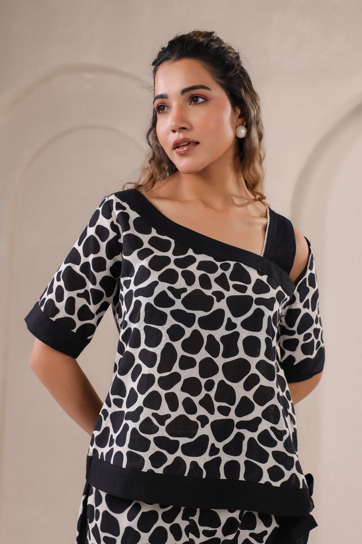 Bold Monochrome Co-ord Set – Statement Style with Unmatched Elegance