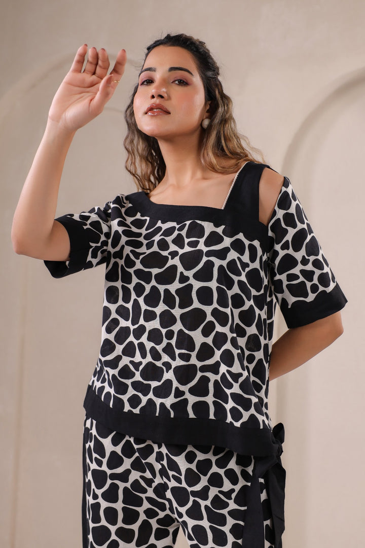 Bold Monochrome Co-ord Set – Statement Style with Unmatched Elegance