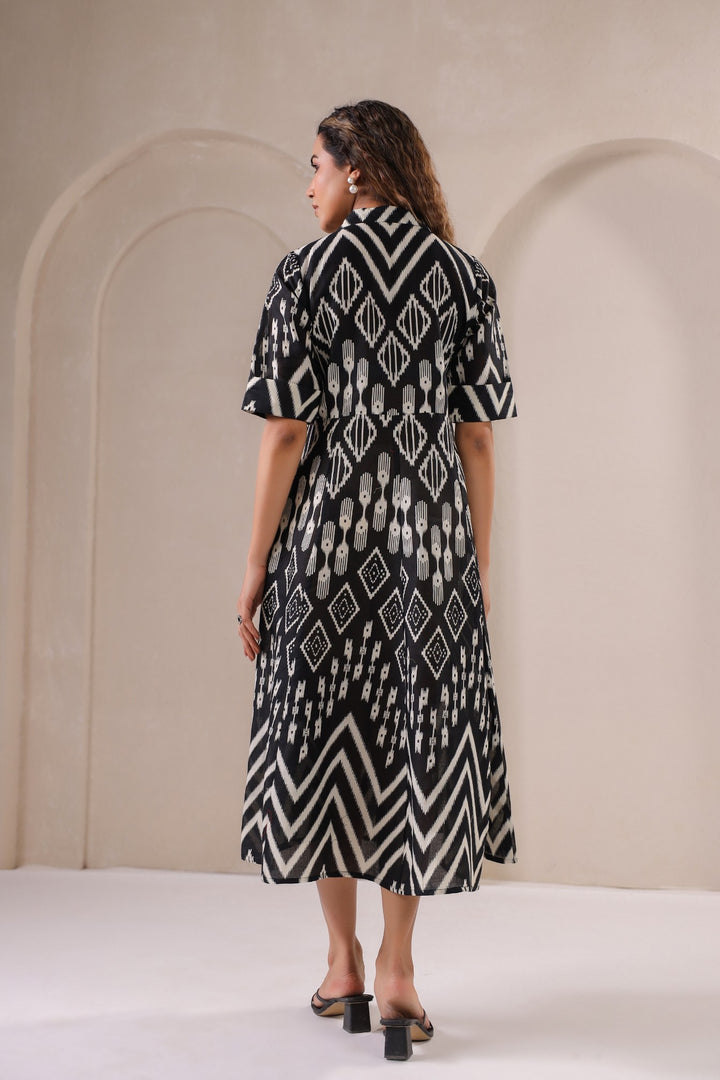 Noir Majesty – Black & White Ikat Midi Dress