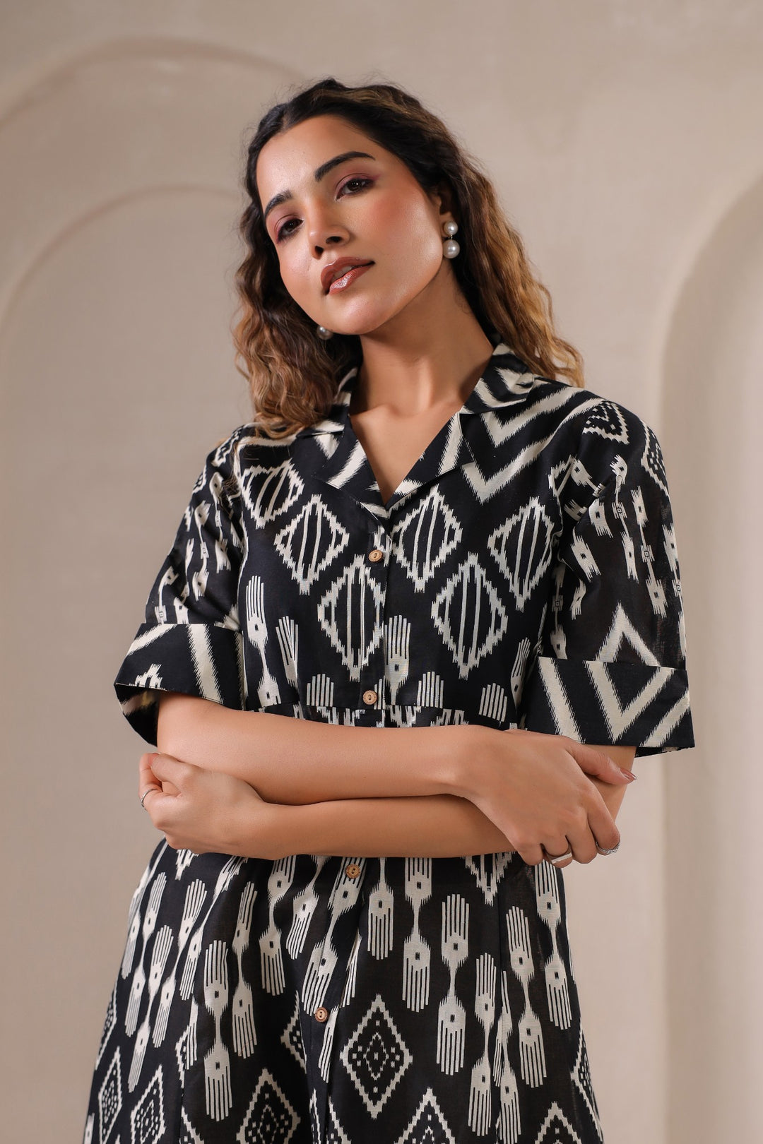 Noir Majesty – Black & White Ikat Midi Dress